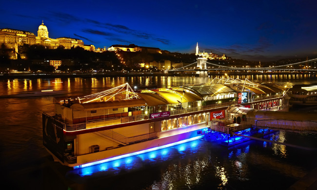 Đảng Ahoy ở budapest