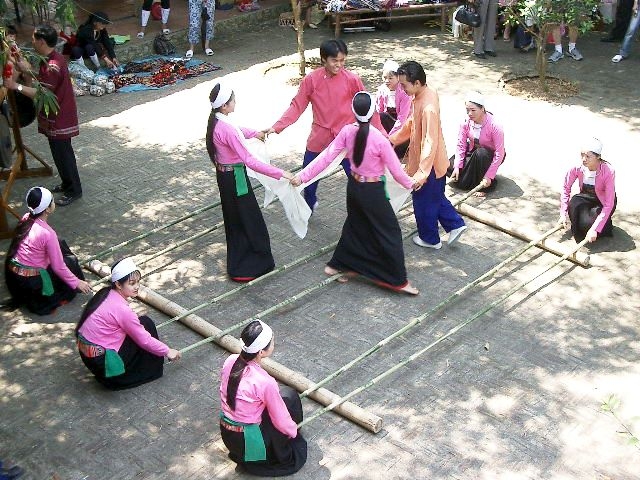 2D1N Mai Châu - Đà Bắc thăm dò thăm dò