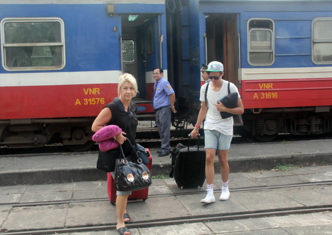 Những lưu ý khi cho trẻ đi tàu8