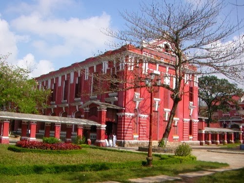 Chiêm ngưỡng phong cách kiến trúc Pháp cổ điển ở Huế