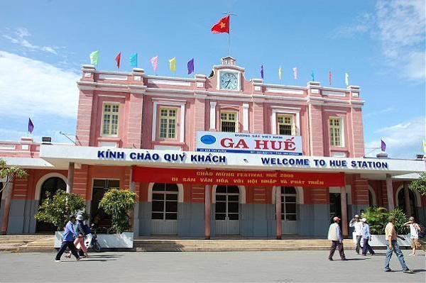 Ga Huế2