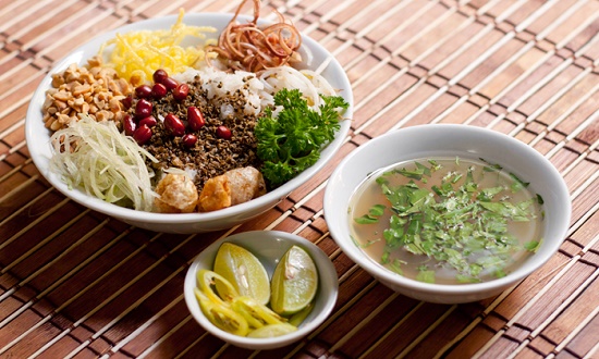 Những nhà hàng món Huế ngon nổi tiếng ở Hà Nội5