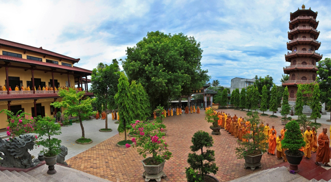 Top 6 ngôi chùa lớn ở thành phố Huế2