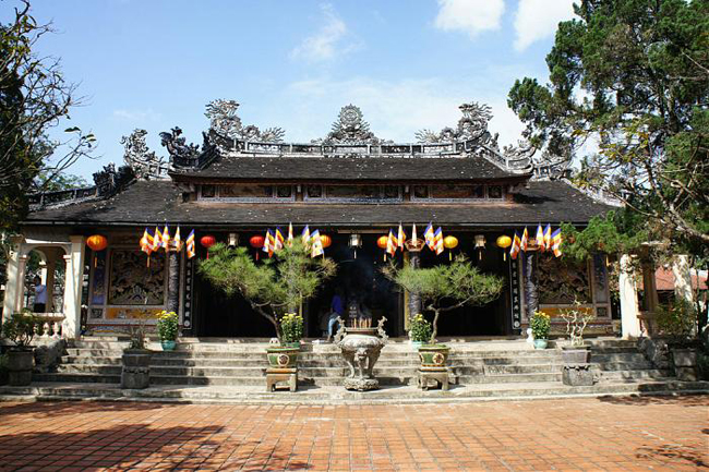 Top 6 ngôi chùa lớn ở thành phố Huế5
